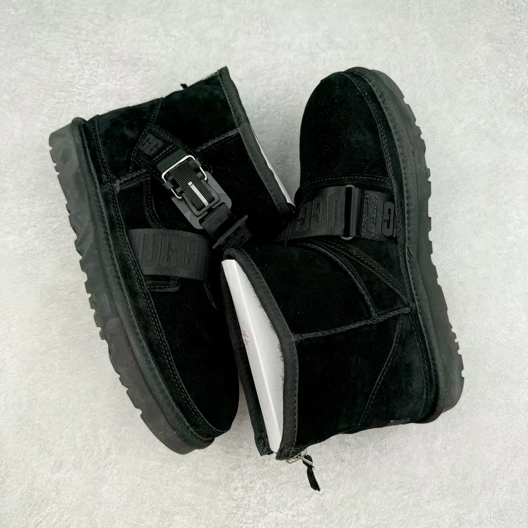 Pick up locally 💰640 UGG 5013 snap-on men's autumn and winter sheepskin and fur integrated snow boots. All shoes are made from the same factory as ZP. Longfeng A-grade Australian imported sheepskin and fur integrated men's boots. Brand OEM production line. Fully follow the ZP process. Original pattern maker of the OEM. Adhering to the principle of no original shoes and no development selection. Pay attention to every detail. The most authentic version on the market TREADLITE "Light Wing" technology outsole Lightweight/durable/flexible/pile size: 40 41 42 43 44 Coding: by3936050